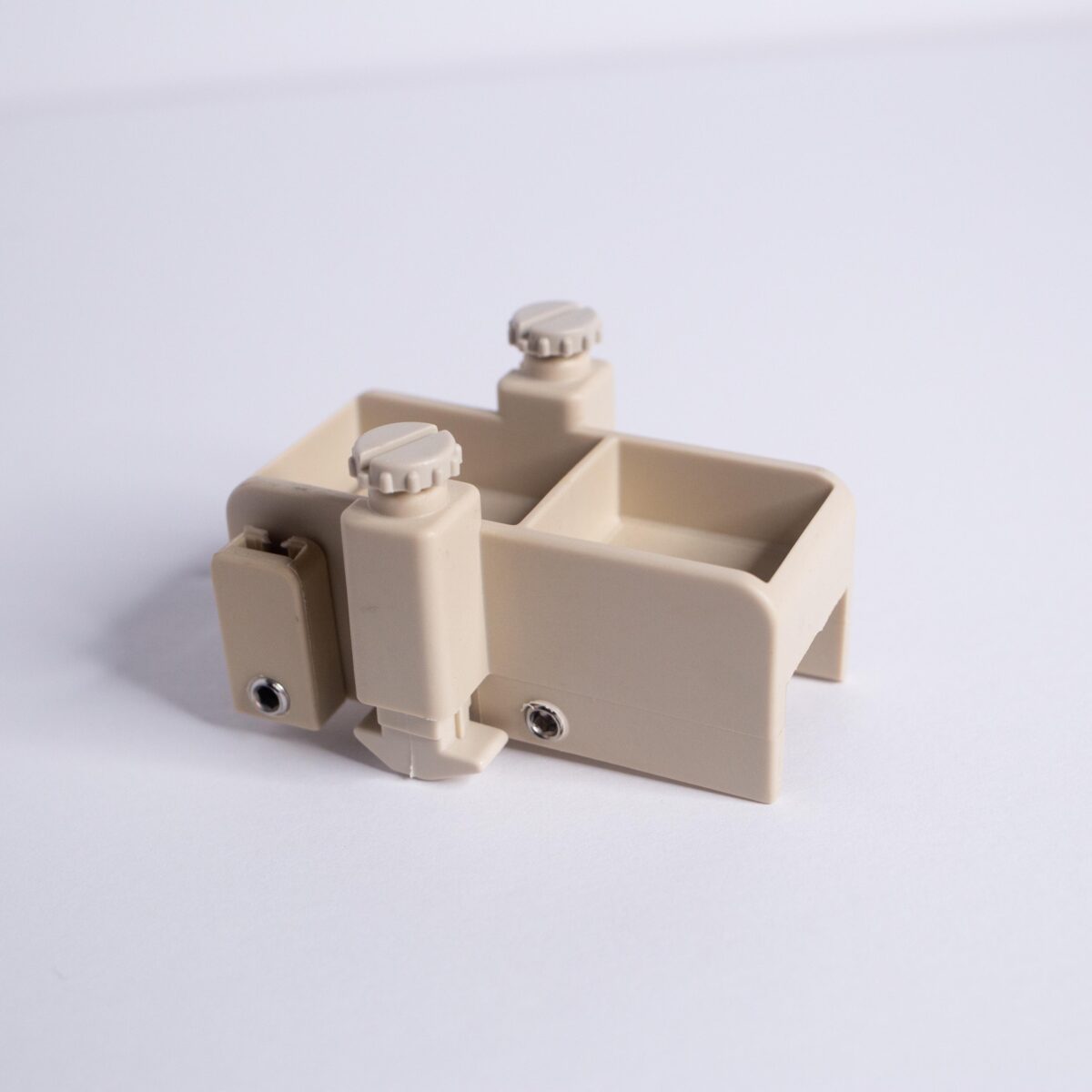 Top Lock Bracket Assembly for Vinyl Tracks